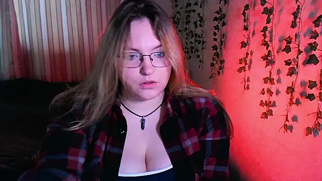 Snapshot of ZayaRush chatting on 09-24-25, 11:39 ZayaRush online show from 09-24-25, 11:39