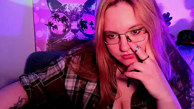 Snapshot of ZayaRush chatting on 11-30-25, 07:47 ZayaRush online show from 11-30-25, 07:47