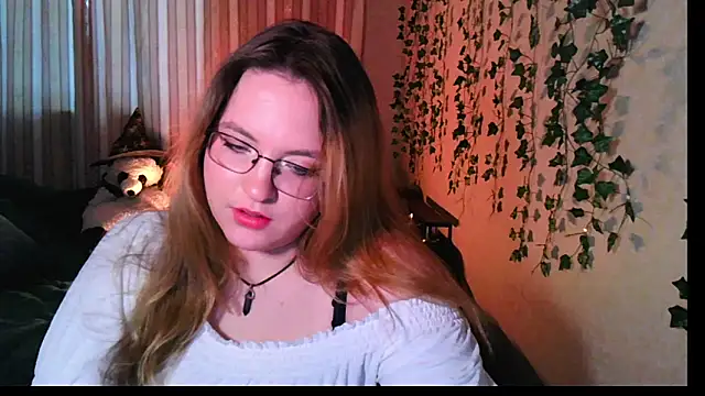 Snapshot of ZayaRush chatting on 10-16-25, 10:34 ZayaRush online show from 10-16-25, 10:34