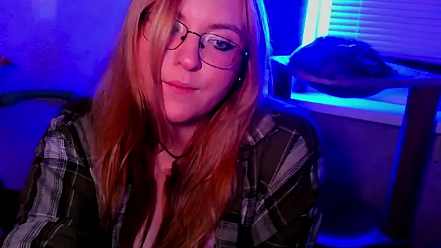 Snapshot of ZayaRush chatting on 11-07-25, 06:56 ZayaRush online show from 11-07-25, 06:56