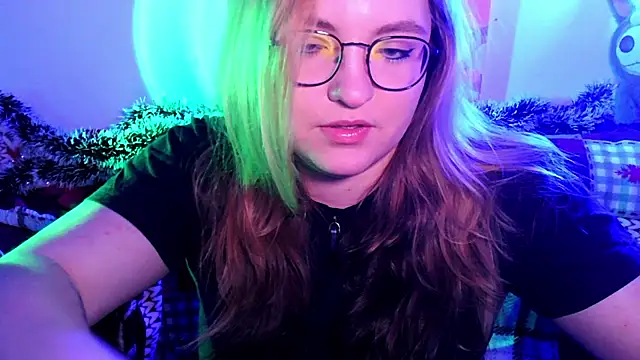 Snapshot of ZayaRush chatting on 01-11-26, 09:44 ZayaRush online show from 01-11-26, 09:44