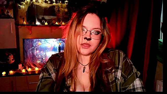 Snapshot of ZayaRush chatting on 10-28-25, 10:47 ZayaRush online show from 10-28-25, 10:47