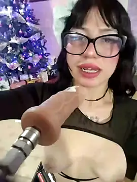 Snapshot of Kitty_Melodi chatting on 12-18-25, 09:25 Kitty Melodi online show from 12-18-25, 09:25