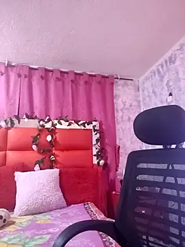 Snapshot of Kitty_Melodi chatting on 10-23-25, 09:08 Kitty Melodi online show from 10-23-25, 09:08