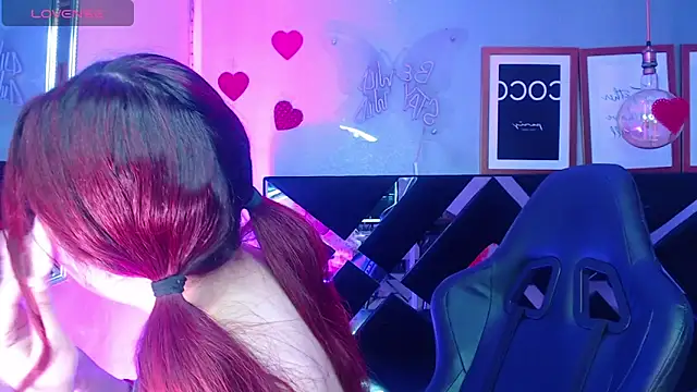 Snapshot of Red_Bunny_v chatting on 05-11-26, 01:12 Red Bunny v online show from 05-11-26, 01:12