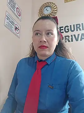 Snapshot of Hannah-colx chatting on 05-17-26, 03:56 Hannah-colx online show from 05-17-26, 03:56