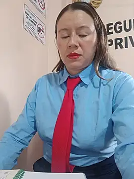 Snapshot of Hannah-colx chatting on 06-04-26, 01:16 Hannah-colx online show from 06-04-26, 01:16