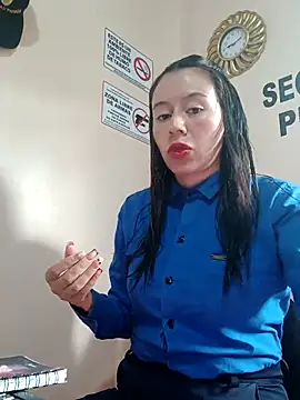Snapshot of Hannah-colx chatting on 10-13-25, 01:12 Hannah-colx online show from 10-13-25, 01:12