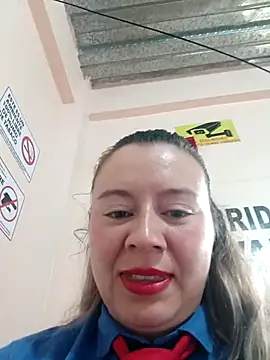 Snapshot of Hannah-colx chatting on 05-05-26, 01:58 Hannah-colx online show from 05-05-26, 01:58