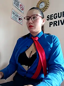 Snapshot of Hannah-colx chatting on 10-09-25, 01:33 Hannah-colx online show from 10-09-25, 01:33