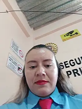 Snapshot of Hannah-colx chatting on 06-07-26, 04:23 Hannah-colx online show from 06-07-26, 04:23