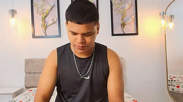 Snapshot of DannySamm chatting on 09-22-25, 12:00 DannySamm online show from 09-22-25, 12:00