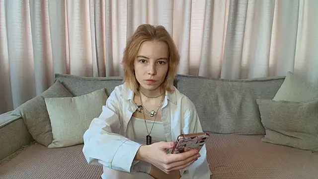 Pink Lila18 online show from 03-10-26, 03:32