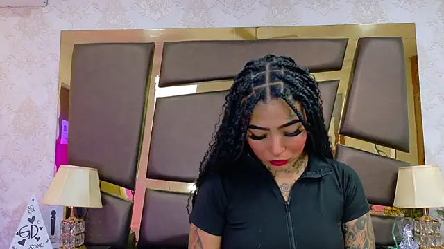 Snapshot of EmilieLake chatting on 02-19-26, 07:55 EmilieLake online show from 02-19-26, 07:55