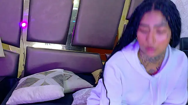 EmilieLake online show from 03-12-26, 07:40