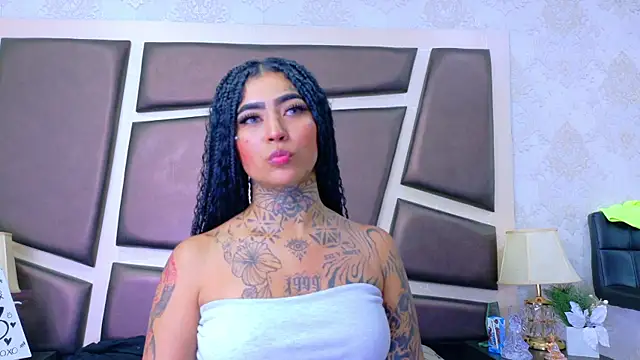 EmilieLake online show from 05-08-26, 07:28