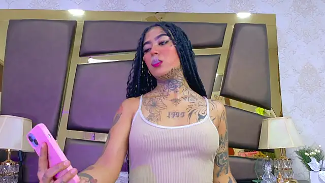 Snapshot of EmilieLake chatting on 03-02-26, 03:08 EmilieLake online show from 03-02-26, 03:08