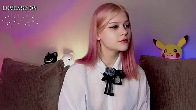 Snapshot of RavenKitten_ chatting on 05-30-26, 02:29 RavenKitten online show from 05-30-26, 02:29