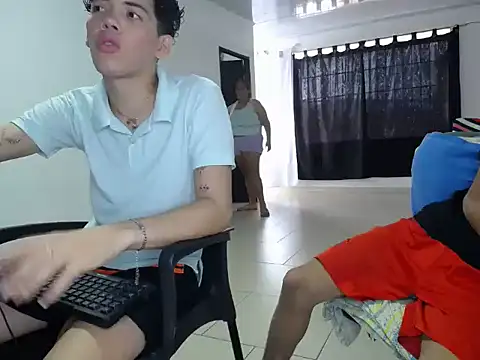 Snapshot of brutal_dirty_sex chatting on 09-10-25, 08:41 brutal dirty sex online show from 09-10-25, 08:41