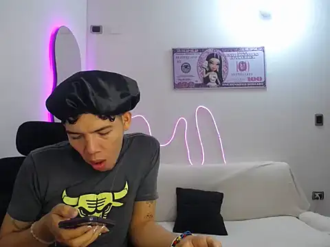 Snapshot of brutal_dirty_sex chatting on 10-10-25, 09:59 brutal dirty sex online show from 10-10-25, 09:59