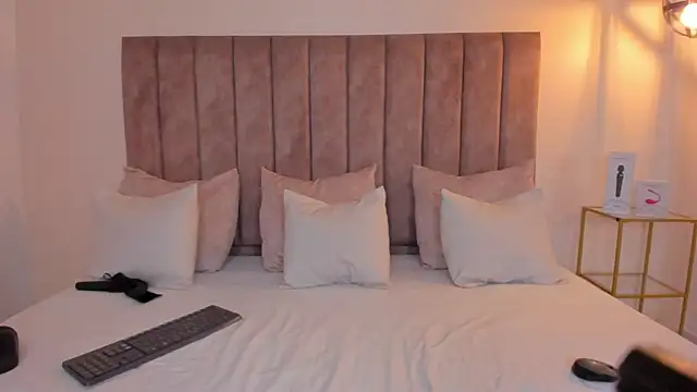 Snapshot of amber_colliiins chatting on 02-13-26, 05:35 amber colliiins online show from 02-13-26, 05:35