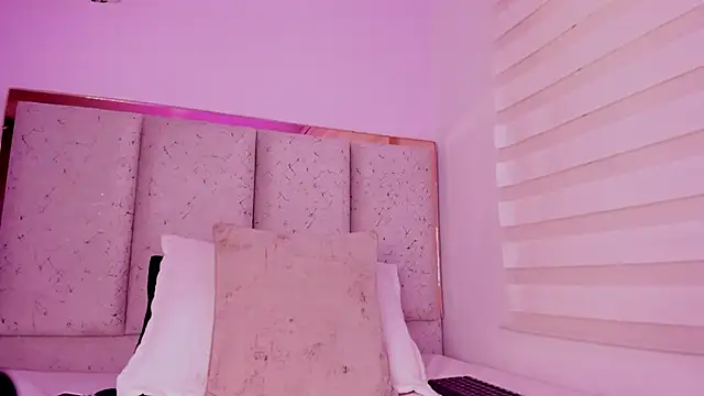 violeta olsen online show from 10-21-25, 07:24