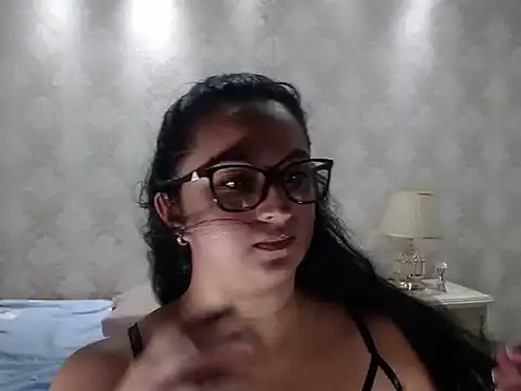 karimeSaenz1 online show from 09-10-25, 05:34
