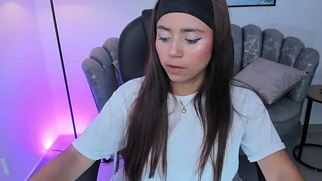 issi loren online show from 11-09-25, 05:06