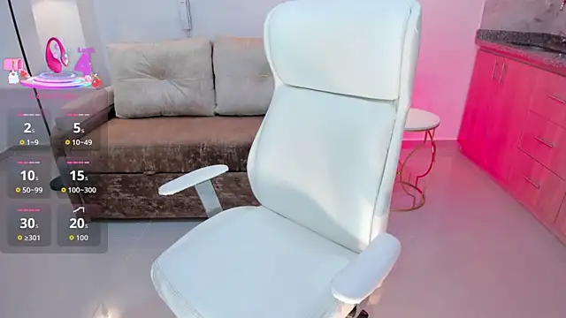 Snapshot of issi_loren chatting on 10-07-25, 03:24 issi loren online show from 10-07-25, 03:24