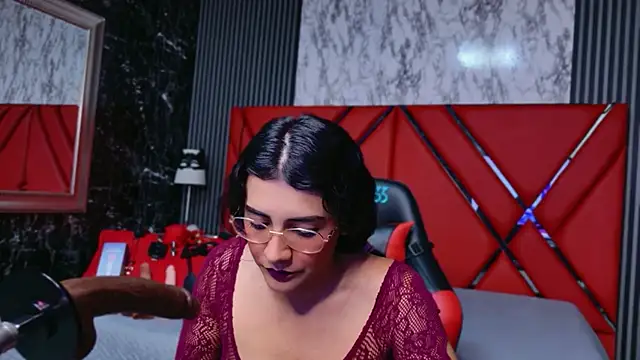 Snapshot of Violet_sl4ve chatting on 02-27-26, 01:00 Violet sl4ve online show from 02-27-26, 01:00