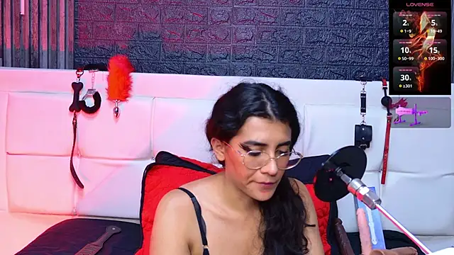 Snapshot of Violet_sl4ve chatting on 02-11-26, 01:22 Violet sl4ve online show from 02-11-26, 01:22