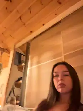 Snapshot of LillieOlive chatting on 09-17-25, 08:11 LillieOlive online show from 09-17-25, 08:11