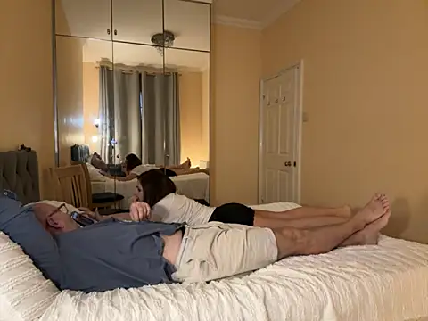 Snapshot of ViksaxBram chatting on 09-24-25, 06:14 ViksaxBram online show from 09-24-25, 06:14