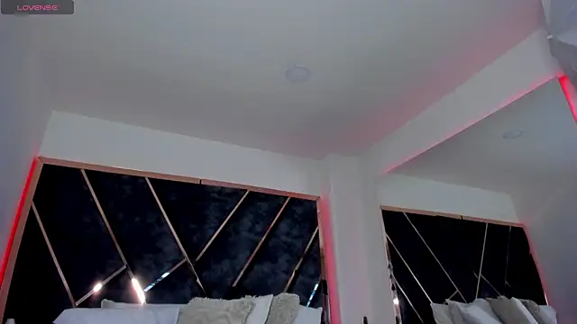 SusanaHenao online show from 12-18-25, 05:06