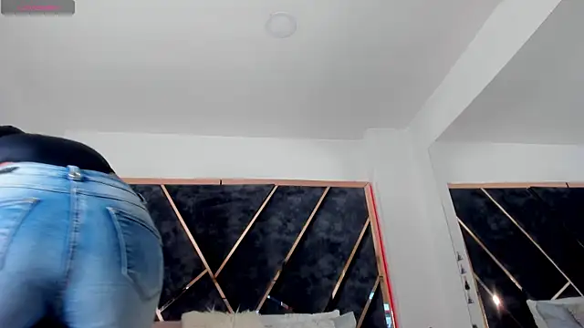 SusanaHenao online show from 12-05-25, 05:44