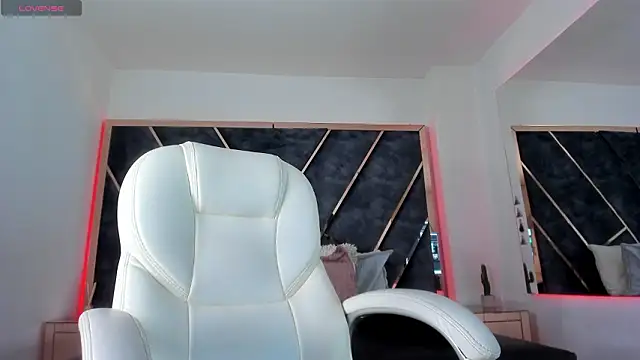 SusanaHenao online show from 03-26-26, 05:00