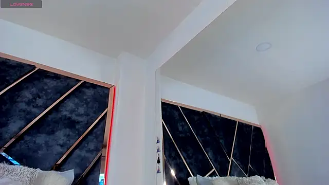 SusanaHenao online show from 11-14-25, 06:33