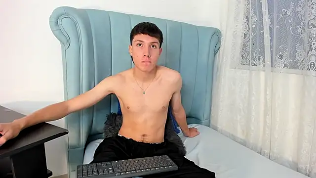 LittleDanny  online show from 10-29-25, 02:49