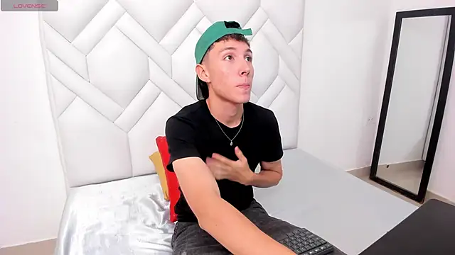 LittleDanny  online show from 11-03-25, 07:39