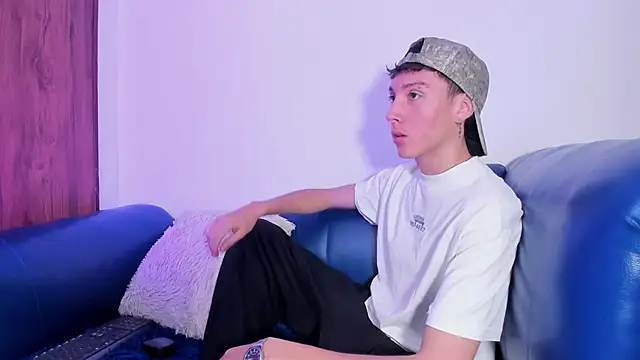 LittleDanny  online show from 04-18-26, 01:57