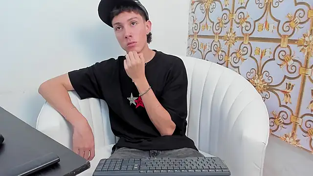 LittleDanny  online show from 11-26-25, 07:03