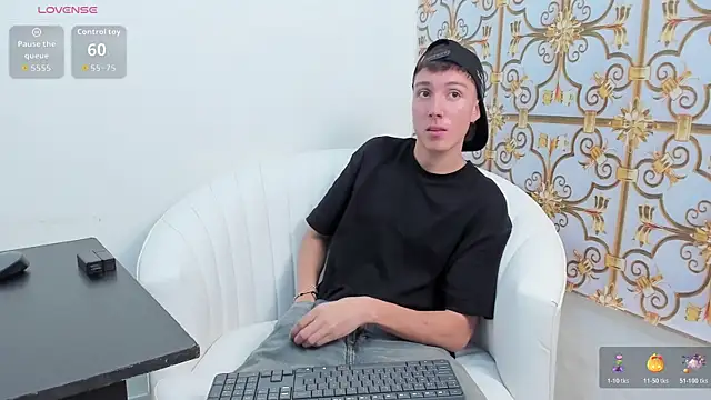 LittleDanny  online show from 11-24-25, 07:25