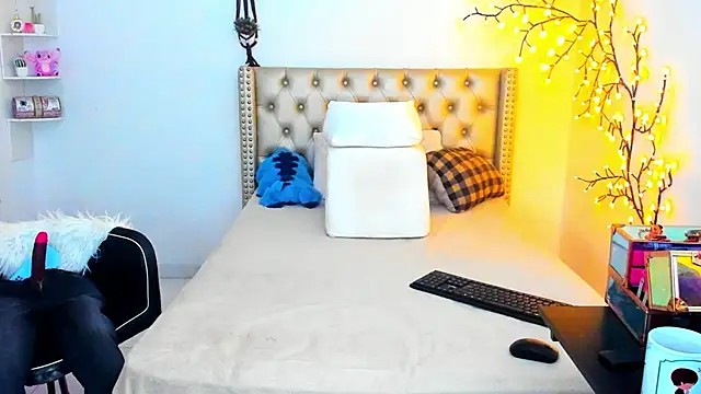 LenaStylesOA online show from 11-14-25, 01:48