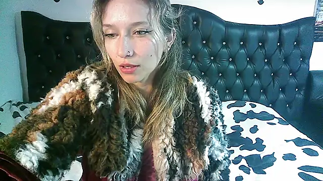 Snapshot of Licethf00x chatting on 09-15-25, 02:01 Licethf00x online show from 09-15-25, 02:01