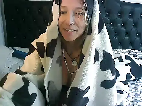 Snapshot of Licethf00x chatting on 09-24-25, 03:40 Licethf00x online show from 09-24-25, 03:40