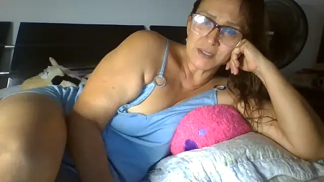 MiaVega online show from 11-24-25, 02:11