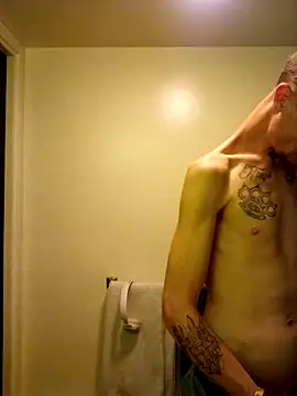 jizzyglizzy92 online show from 04-16-26, 10:49