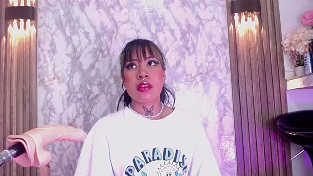 Georgina Astor online show from 10-15-25, 09:34