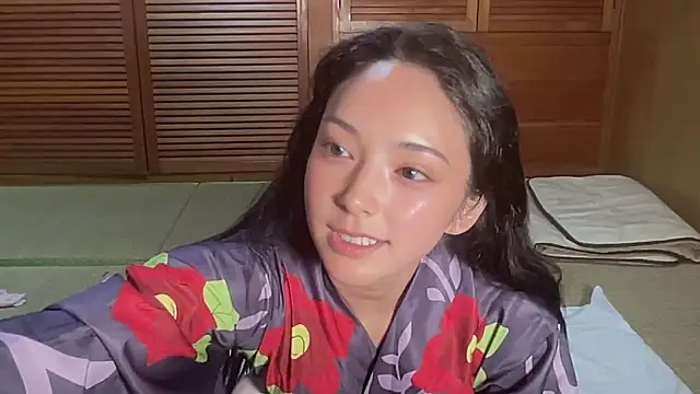 Snapshot of ena8888 chatting on 10-13-25, 02:13 ena8888 online show from 10-13-25, 02:13