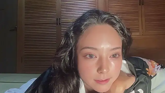 Snapshot of ena8888 chatting on 10-26-25, 04:07 ena8888 online show from 10-26-25, 04:07